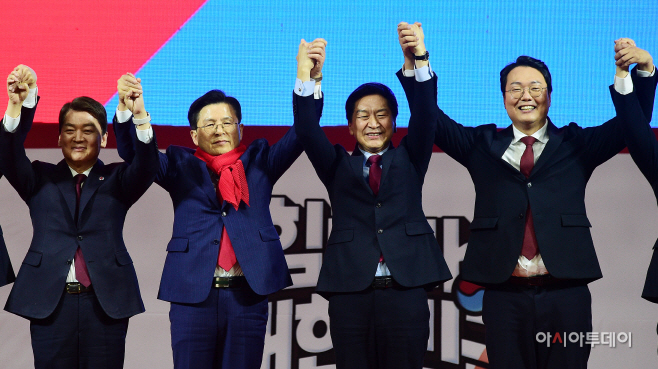 [포토] 안철수-황교안-김기현-천하람 당대표 후보, 합동연설회 마무리 '두손 번쩍'