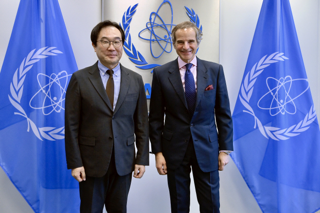 이도훈 2차관, IAEA 사무총장 면담<YONHAP NO-2348>