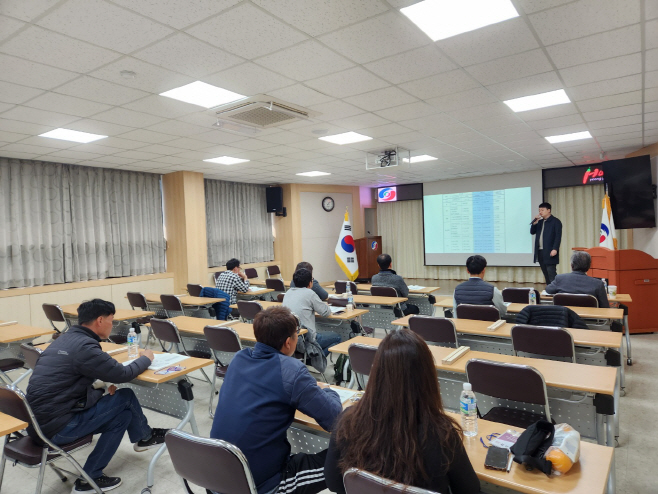2-2. 사진(2023 강소농 경영개선 교육 시작)