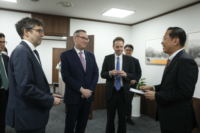 230308_(보도참고자료) 권영세 장관, 주한 및