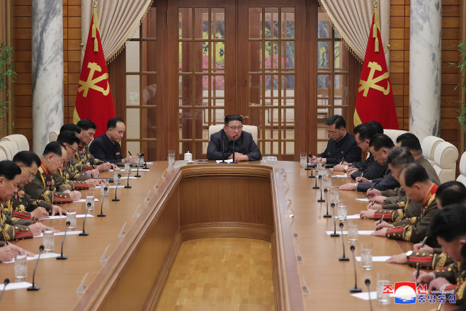 북한 김정은, 당중앙군사위 주재