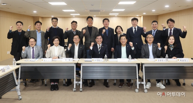 이기형 의원, 대중교통연구포럼 2차 세미나 버스정책 집중토론