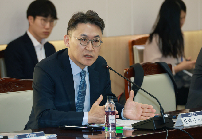 발언하는 권대영 상임위원<YONHAP NO-3045>