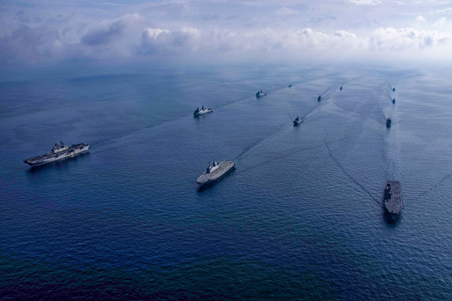 사진3.쌍룡훈련에 참가한 한미 해군 상륙기동부대 호송작전