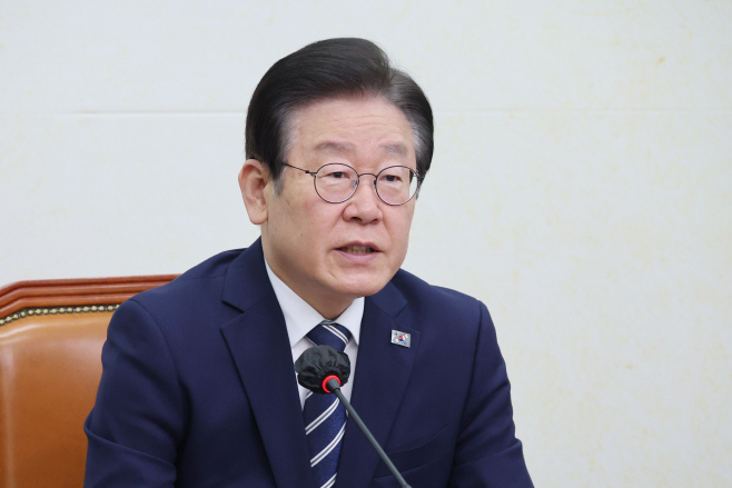 최고위 발언하는 이재명 대표
