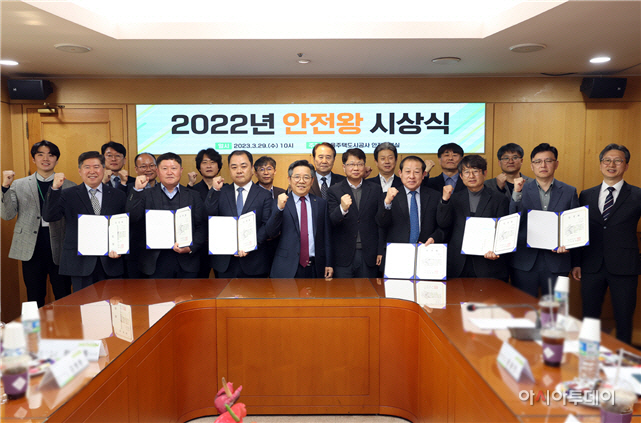 김헌동