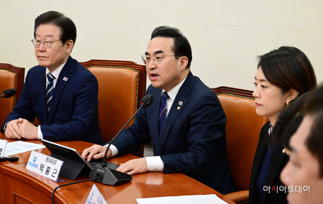 [포토] 최고위원회의 발언하는 박홍근 원내대표
