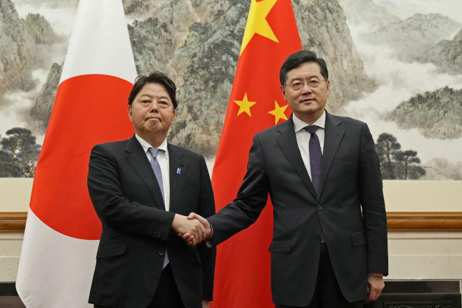 JAPAN-CHINA/VISIT <YONHAP NO-2368> (REUTERS)