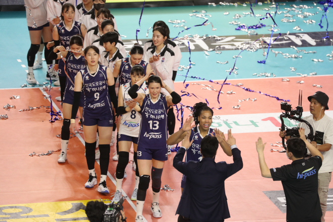 '승부는 원점으로'<YONHAP NO-5134>