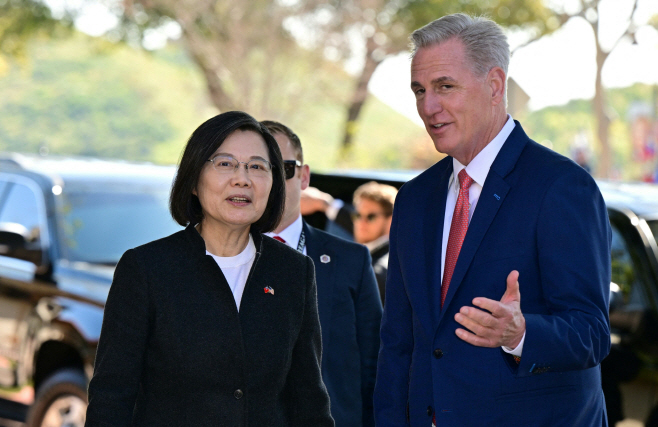 TOPSHOT-US-TAIWAN-DIPLOMACY-POLITICS <YONHAP NO-3260> (AFP)