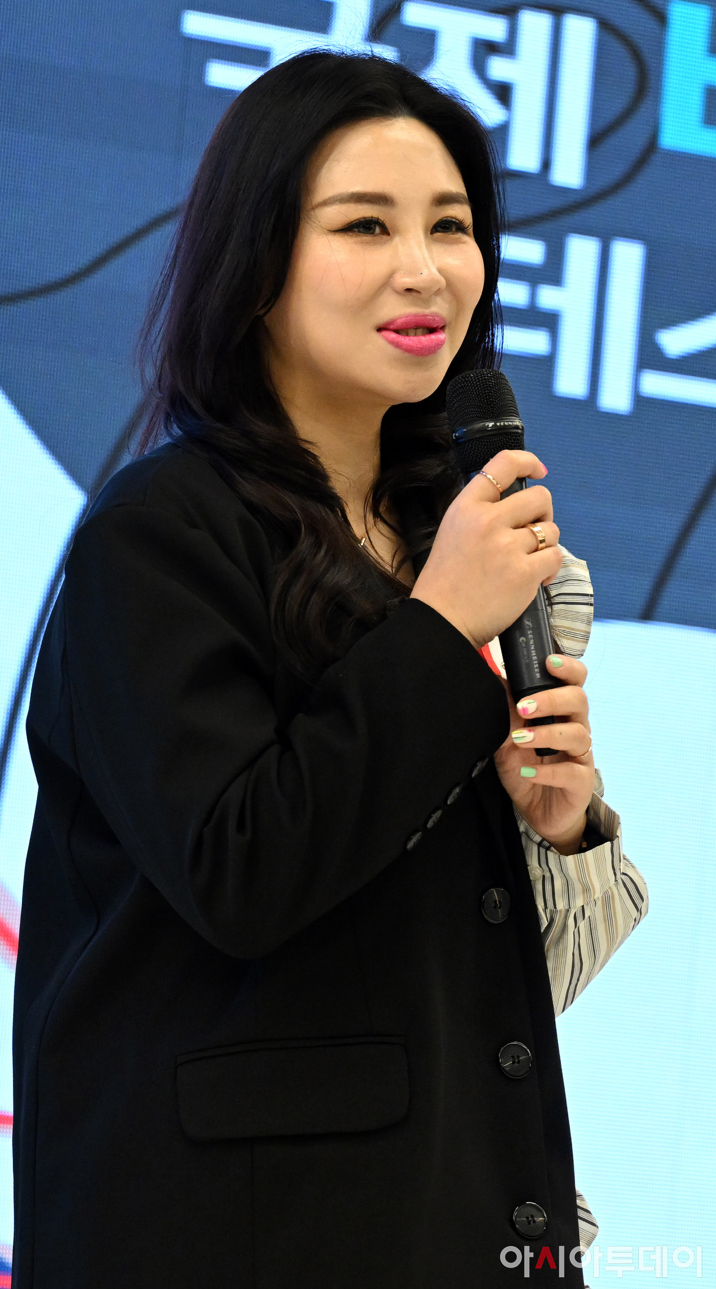 [포토] 인사말하는 안선영 대회장 - 아시아투데이