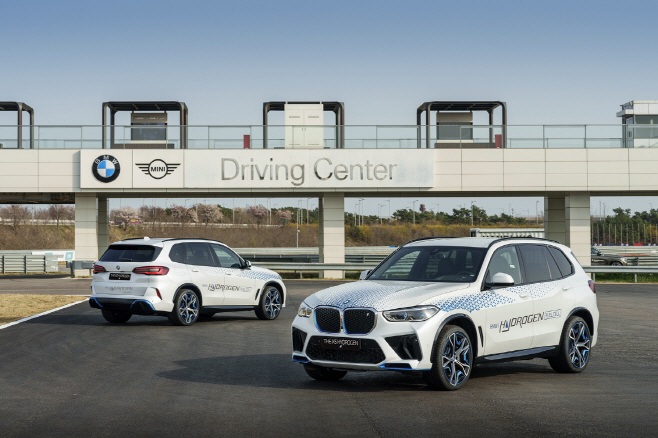 사진-BMW iX5 하이드로젠 (1)