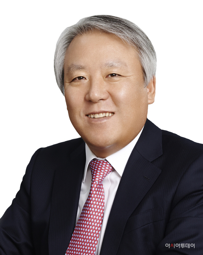 이균태 회장사진_0412 이균태 재부산함안향우회장