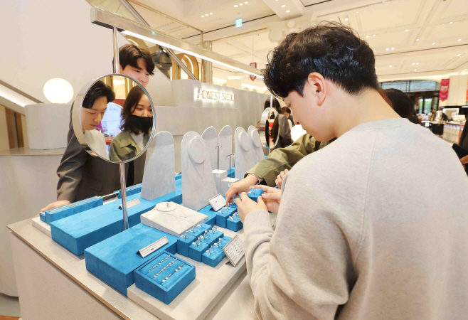 신세계강남점 어니스트 서울 팝업 전경_1