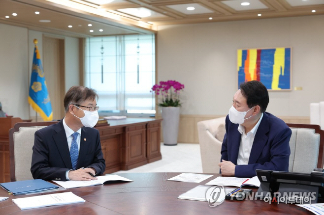 윤석열 이정식