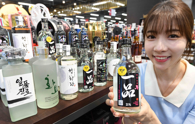 위스키부터 소주까지…홈플러스, 증류주로 MZ 마음 잡았다 (1)