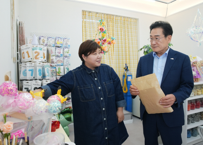 1 [사진] 영천시 청년창업가들과 대화하는 영천시장!(부풀)
