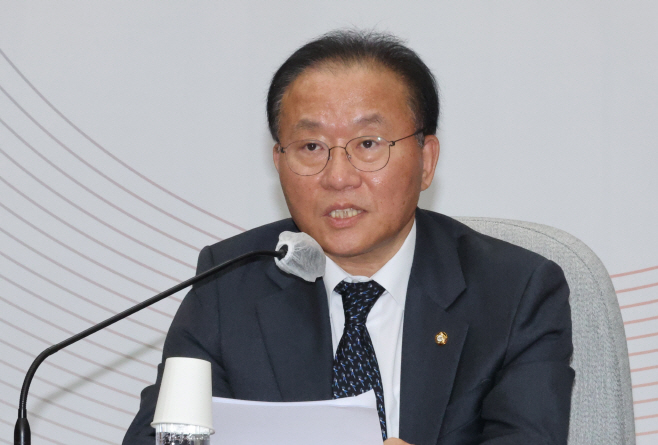 발언하는 윤재옥 원내대표