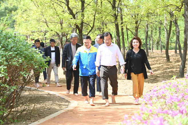 맨발