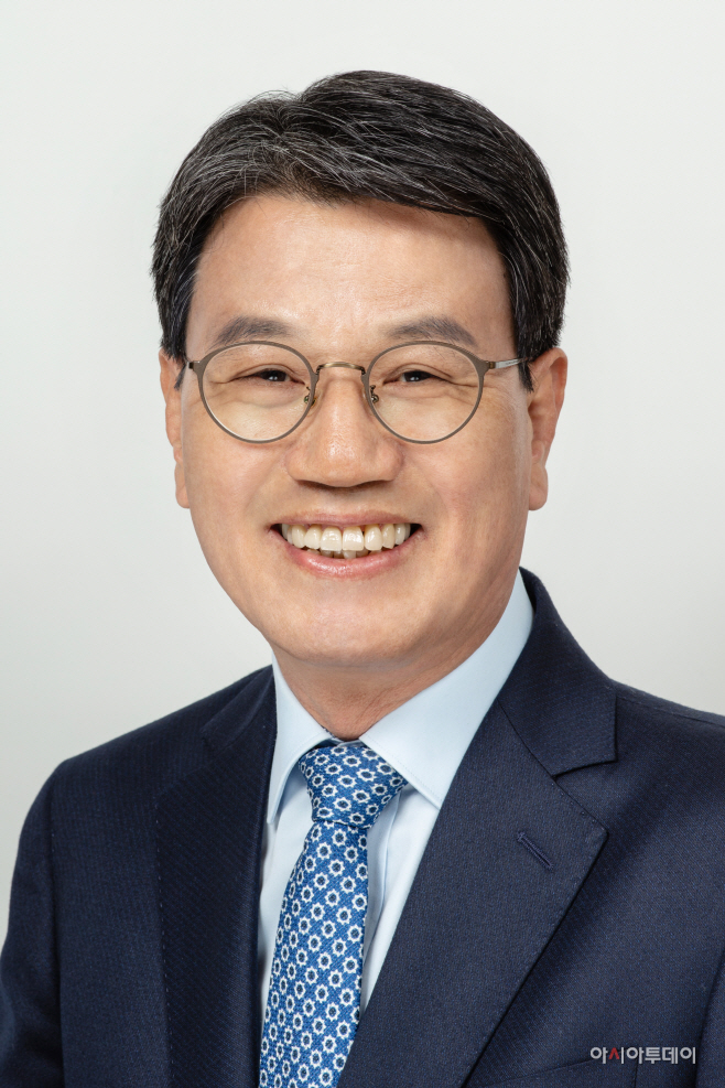 김돈곤 청양군수 “폐교 방치 문제 완전 해소”