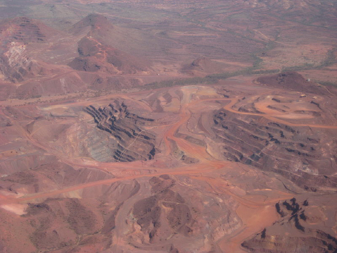 800px-Paraburdoo_mine_1