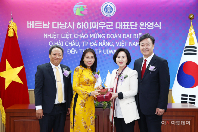 1.(사진)하이쩌우군 학생문화교류 합의(3)