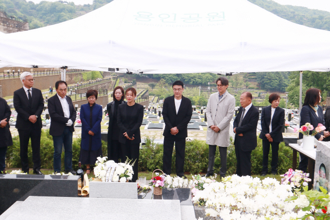 배우 강수연 1주기 추모행사 예지원