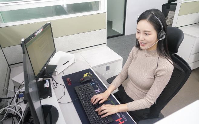 [SKT 보도자료] 1_SKT 고객센터 AI 활용한 고객 응대 사진