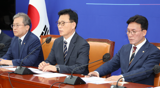 발언하는 박광온 원내대표