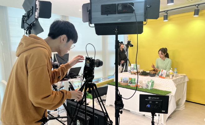 축제기간 라이브커머스 진행 모습