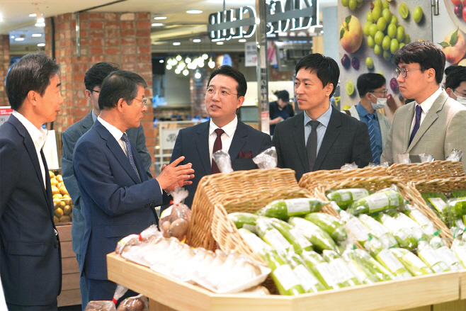 (사진자료) 이랜드킴스클럽, 일산농협과 로컬푸드 오픈(1)