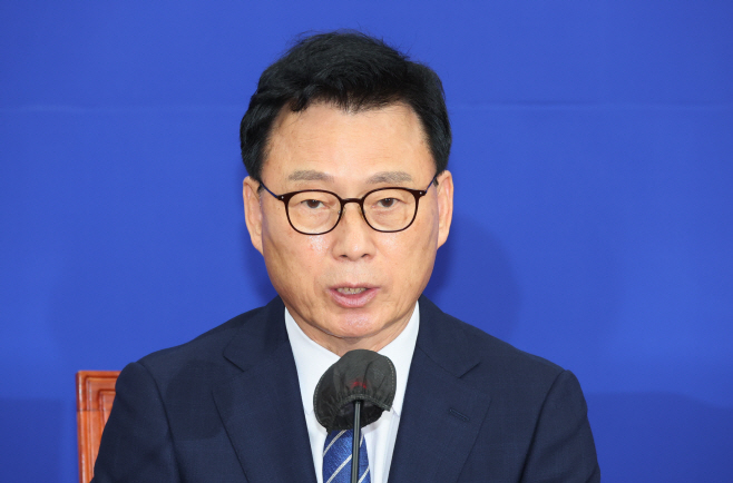 발언하는 박광온 원내대표