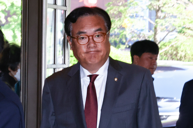 기시다 총리 찾은 정진석 의원