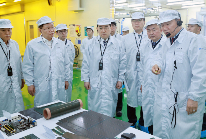 이창양 장관 반도체 소부장 기업 현장방문