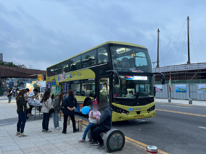 여수낭만버스 ‘시간을 달리는 버스커’ 운행 시작