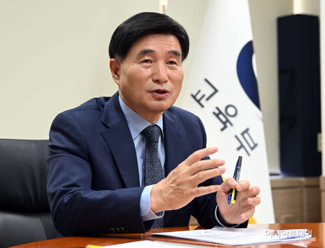 오승걸 교육부 책임교육정책실장 인터뷰