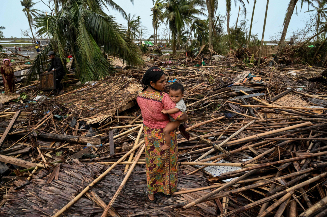 TOPSHOT-MYANMAR-WEATHER-CYCLONE <YONHAP NO-3367> (AFP)