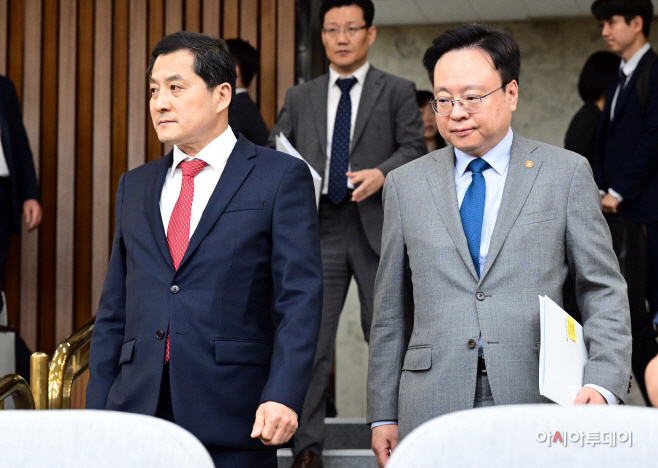 [포토] 당정협의회 참석하는 박대출 정책위의장과 조규홍 보건복지부 장관