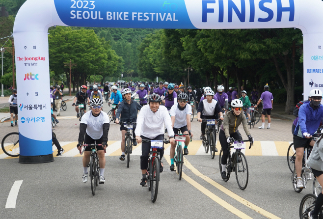 서울자전거대행진 피니시 라인 오세훈