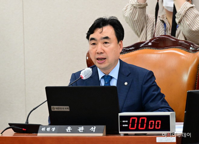 [포토] 발언하는 윤관석 국회 산업통상자원중소벤처기업위원장