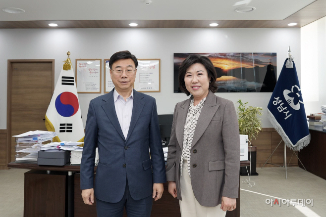 (좌)신상진 성남시장, (우)오찬숙 성남교육장
