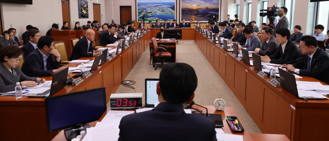 국토교통위원회 전체회의