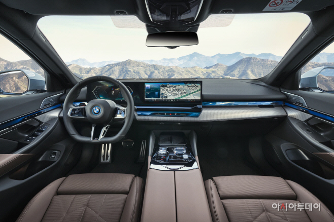사진-BMW 뉴 5시리즈 최초 공개 (6)