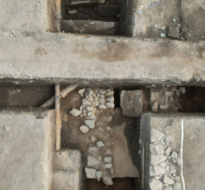월대 어도지 하층에서 발견된 조선 전기 유구