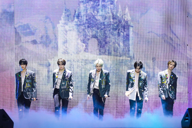 투모로우바이투게더_ACT SWEET MIRAGE IN US (2)