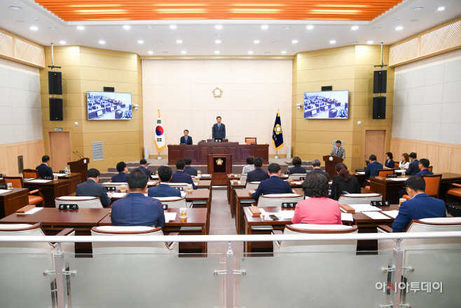 정례회 개회