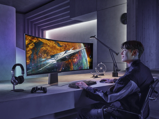 삼성 오디세이 OLED G9_모델컷 (1)