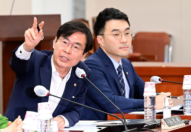 [포토] 조경태 의원 '김남국 의원 교육위 보임 관련 발언 요청'