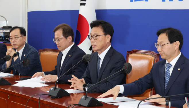 발언하는 박광온 원내대표