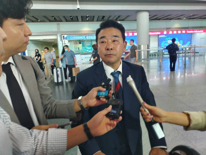 베이징 도착한 박정 민주당 의원